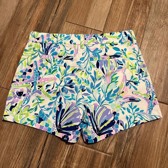 Lilly Pulitzer Callahan Stretch Shorts "Patch My Drift" Chino Style Size 4 - Picture 2 of 8